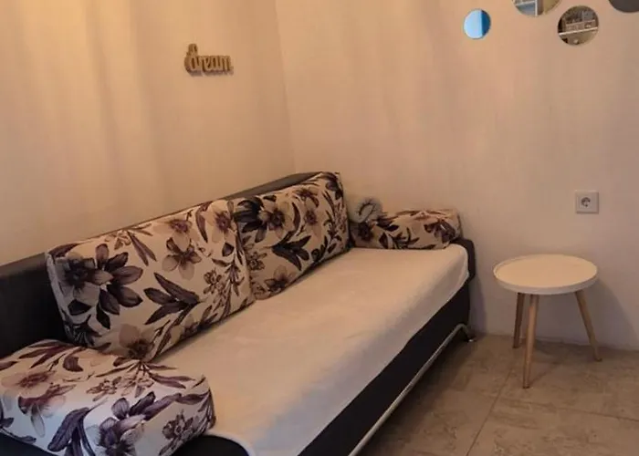 Old Post Office With Free Parking